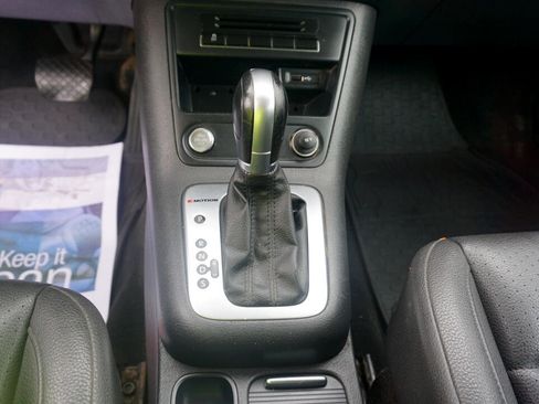 Used 2016 Volkswagen Tiguan S image 18