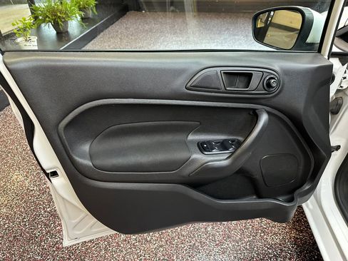 Used 2017 Ford Fiesta SE image 10