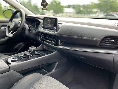 Used 2022 Nissan Rogue SV AWD/4WD image 16