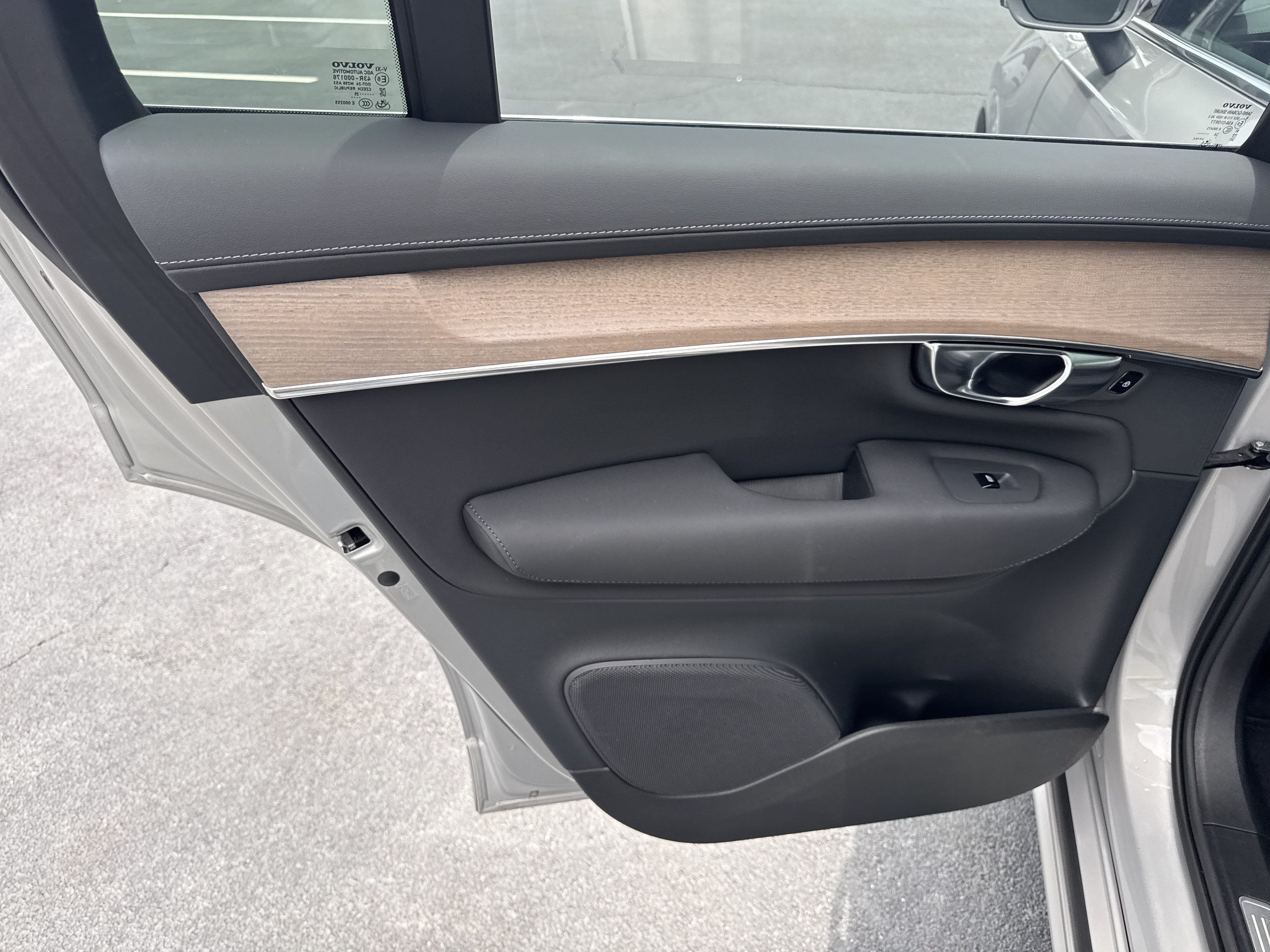 Used 2025 Volvo XC90 B6 Plus AWD/4WD image 29