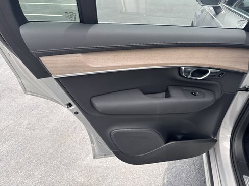 Used 2025 Volvo XC90 B6 Plus AWD/4WD image 29
