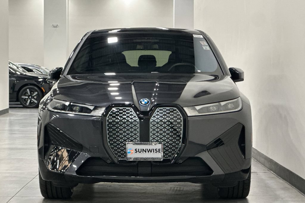 Used 2024 BMW iX xDrive50 w/ Sport Package AWD/4WD image 9