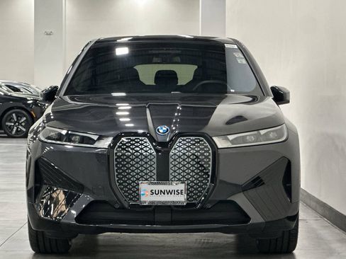 Used 2024 BMW iX xDrive50 w/ Sport Package AWD/4WD image 9