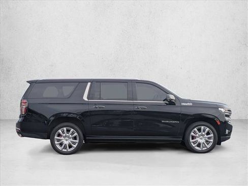 Used 2022 Chevrolet Suburban High Country AWD/4WD image 4