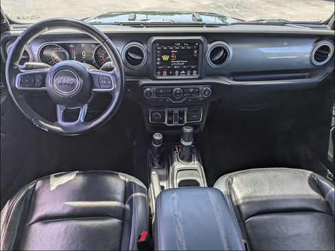 Used 2022 Jeep Gladiator Overland w/ Trailer Tow Package AWD/4WD image 17