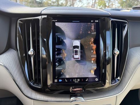 Certified 2023 Volvo XC60 B5 Plus image 25