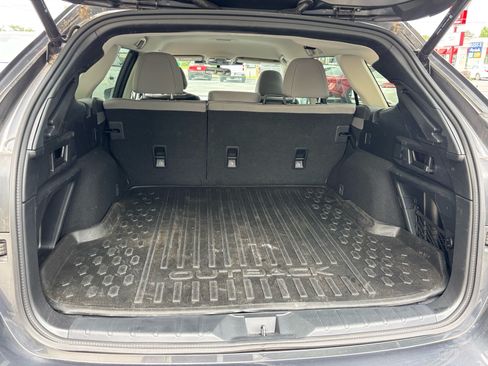 Used 2023 Subaru Outback Premium AWD/4WD image 11
