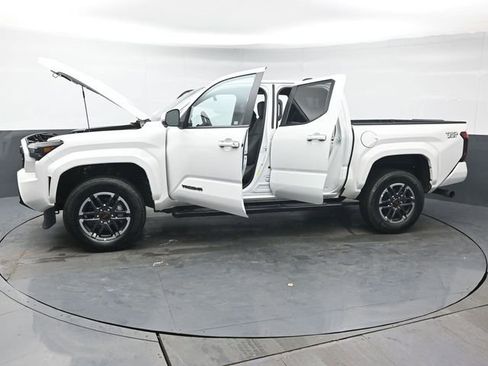 Used 2024 Toyota Tacoma TRD Sport image 46