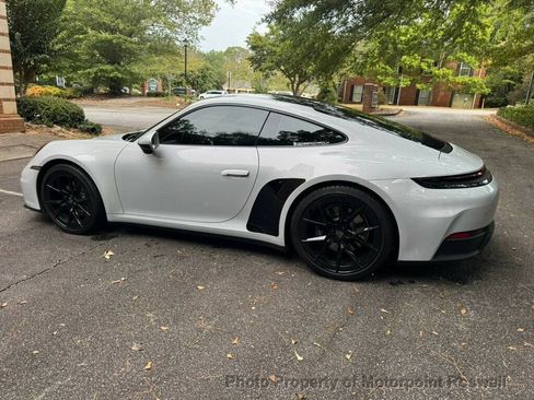 Used 2025 Porsche 911 Carrera RWD image 9