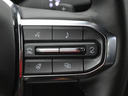Used 2025 GMC Yukon Denali AWD/4WD image 10