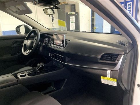 Used 2026 Nissan Rogue S AWD/4WD image 14