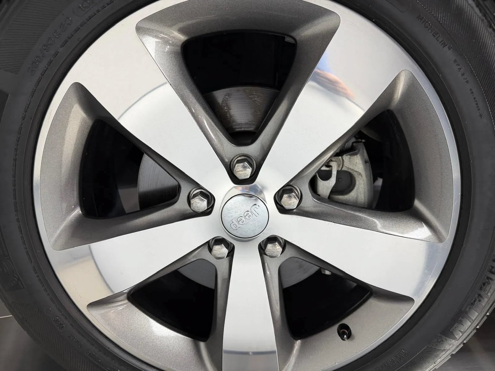 Used 2014 Jeep Grand Cherokee Limited RWD image 8