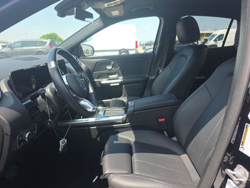 Used 2025 Mercedes-Benz GLA 250 image 2