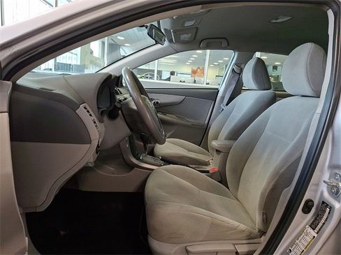 Used 2010 Toyota Corolla LE image 12