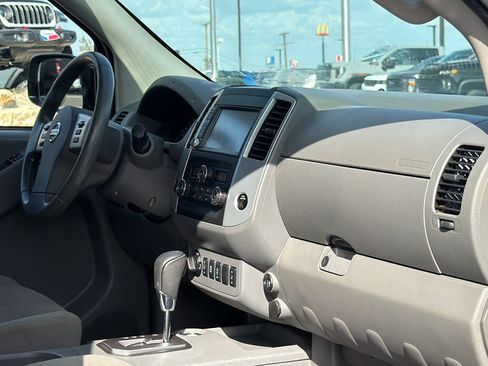 Used 2021 Nissan Frontier SV w/ Midnight Edition Floor Mats AWD/4WD image 21