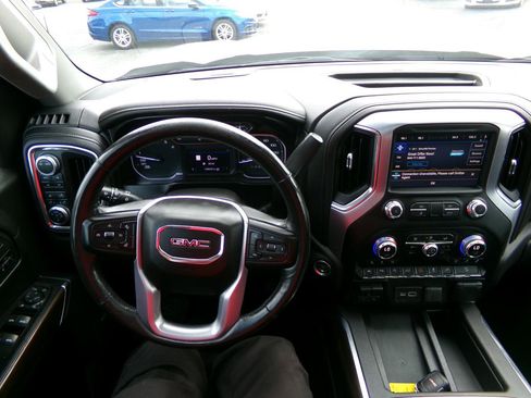 Used 2021 GMC Sierra 1500 SLT w/ SLT Premium Plus Package AWD/4WD image 17