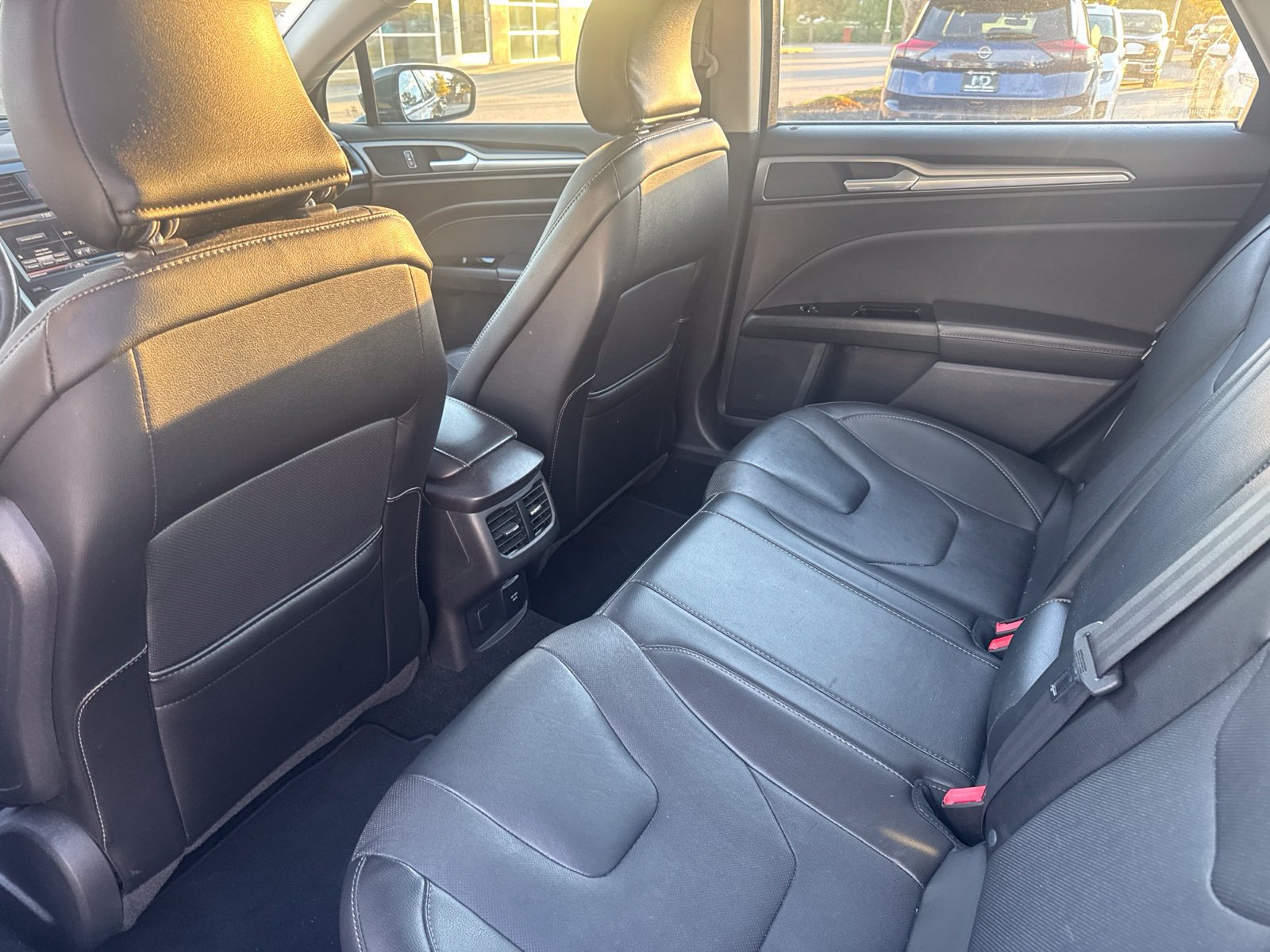 Used 2016 Ford Fusion Titanium FWD image 11