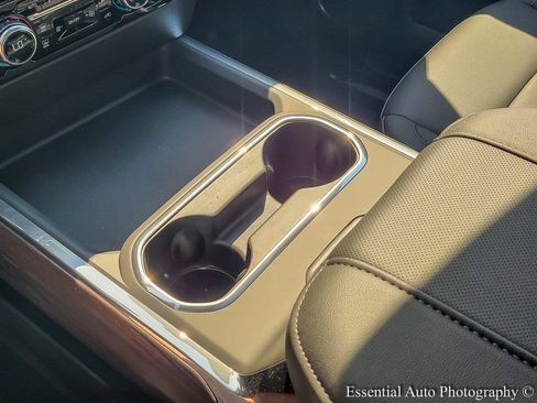 New 2026 GMC Sierra 2500 SLT w/ SLT Premium Package image 17