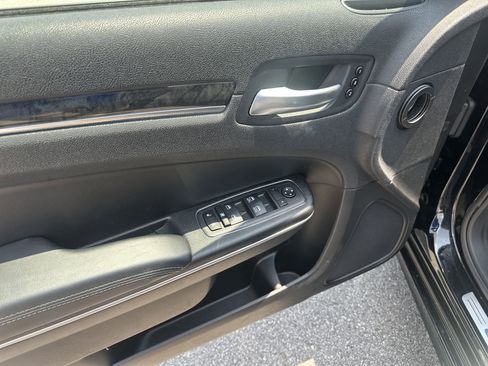 New 2023 Chrysler 300 Touring L w/ Popular Equipment Group image 13