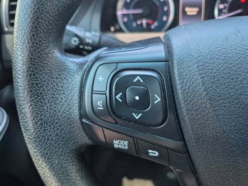 Used 2017 Toyota Camry LE FWD image 19