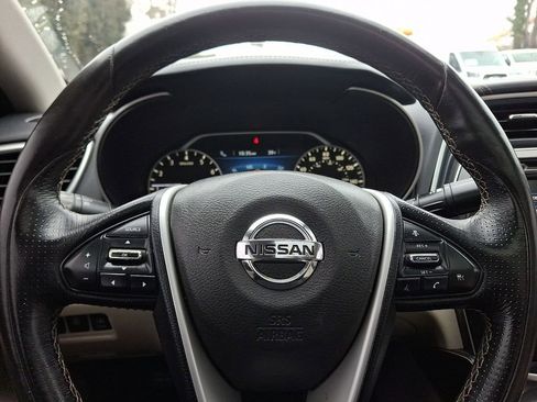 Used 2017 Nissan Maxima Platinum w/ Interior Lighting Package image 21