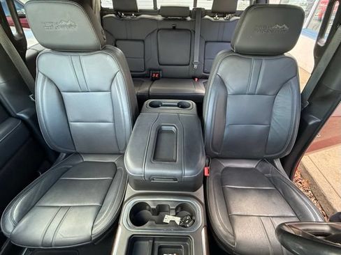 Used 2022 Chevrolet Silverado 1500 High Country w/ Safety Package II AWD/4WD image 17