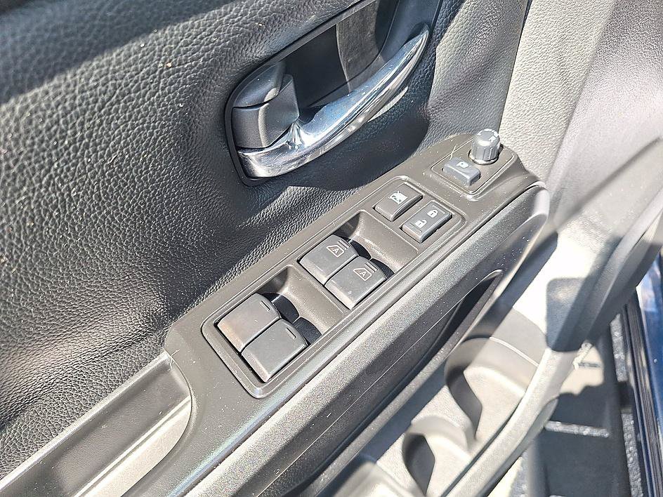 Used 2023 Nissan Titan PRO-4X w/ Pro-4x Convenience Package AWD/4WD image 10