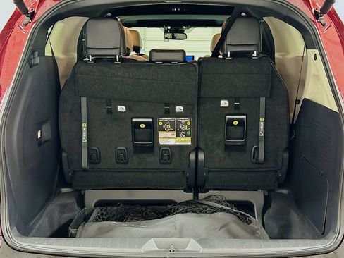 New 2026 Toyota Sienna Limited FWD image 25