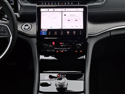 New 2025 Jeep Grand Cherokee L Limited image 33