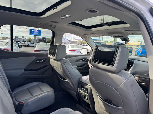 Used 2018 Chevrolet Traverse Premier image 10