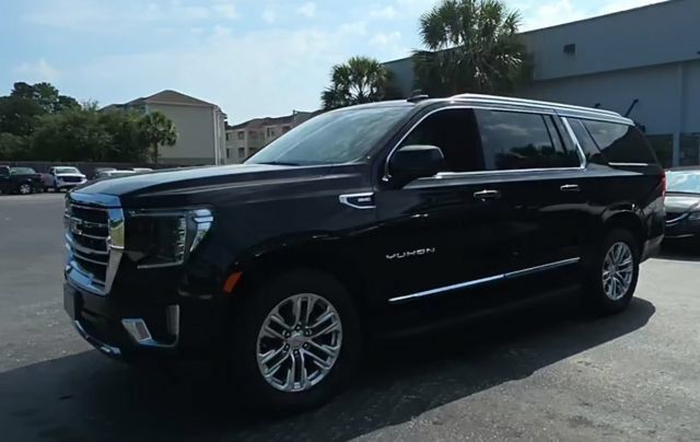 Used 2021 GMC Yukon XL SLT AWD/4WD image 1