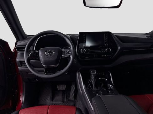 Used 2021 Toyota Highlander XSE image 16