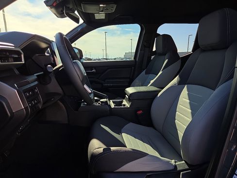 Used 2024 Toyota Tacoma TRD Off-Road image 15