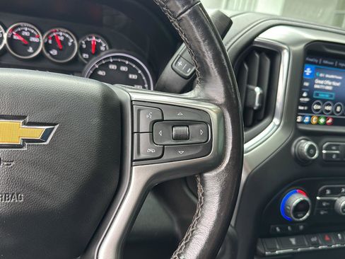 Used 2022 Chevrolet Silverado 2500 LTZ w/ LTZ Convenience Package image 18