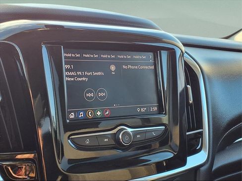 Used 2021 Chevrolet Traverse LS image 11