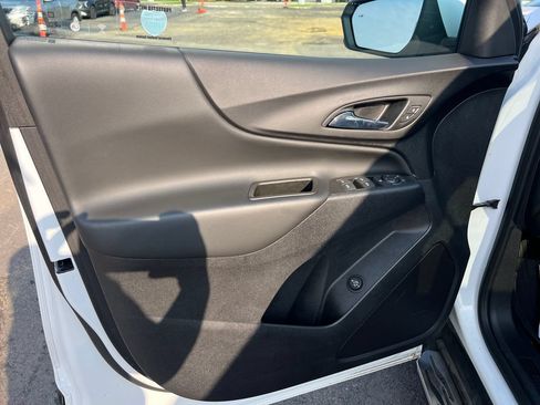 Used 2021 Chevrolet Equinox LT AWD/4WD image 9