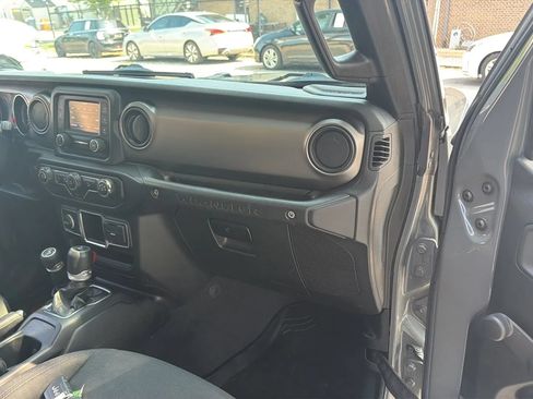 Used 2020 Jeep Wrangler Sport AWD/4WD image 24