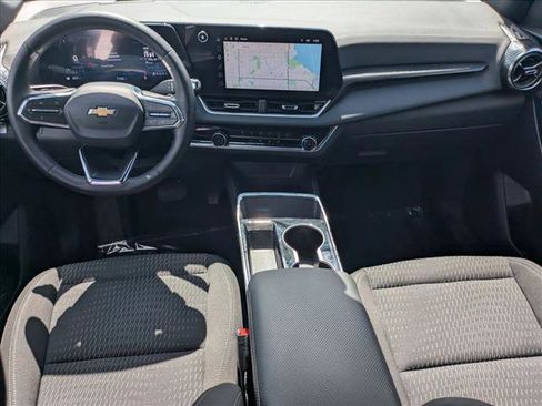 Used 2025 Chevrolet Equinox LT w/ Safety and Technology Package FWD image 17