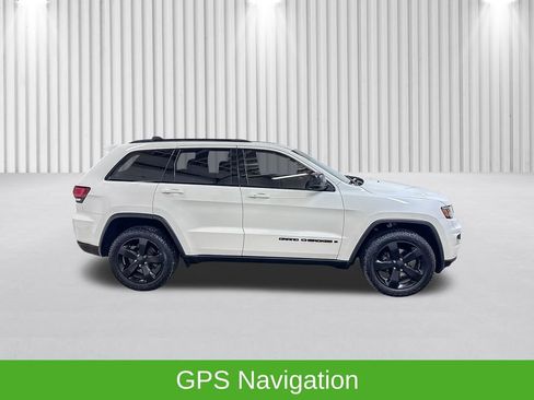 Used 2019 Jeep Grand Cherokee Laredo image 5