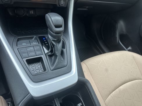 Used 2023 Toyota RAV4 XLE AWD/4WD image 20