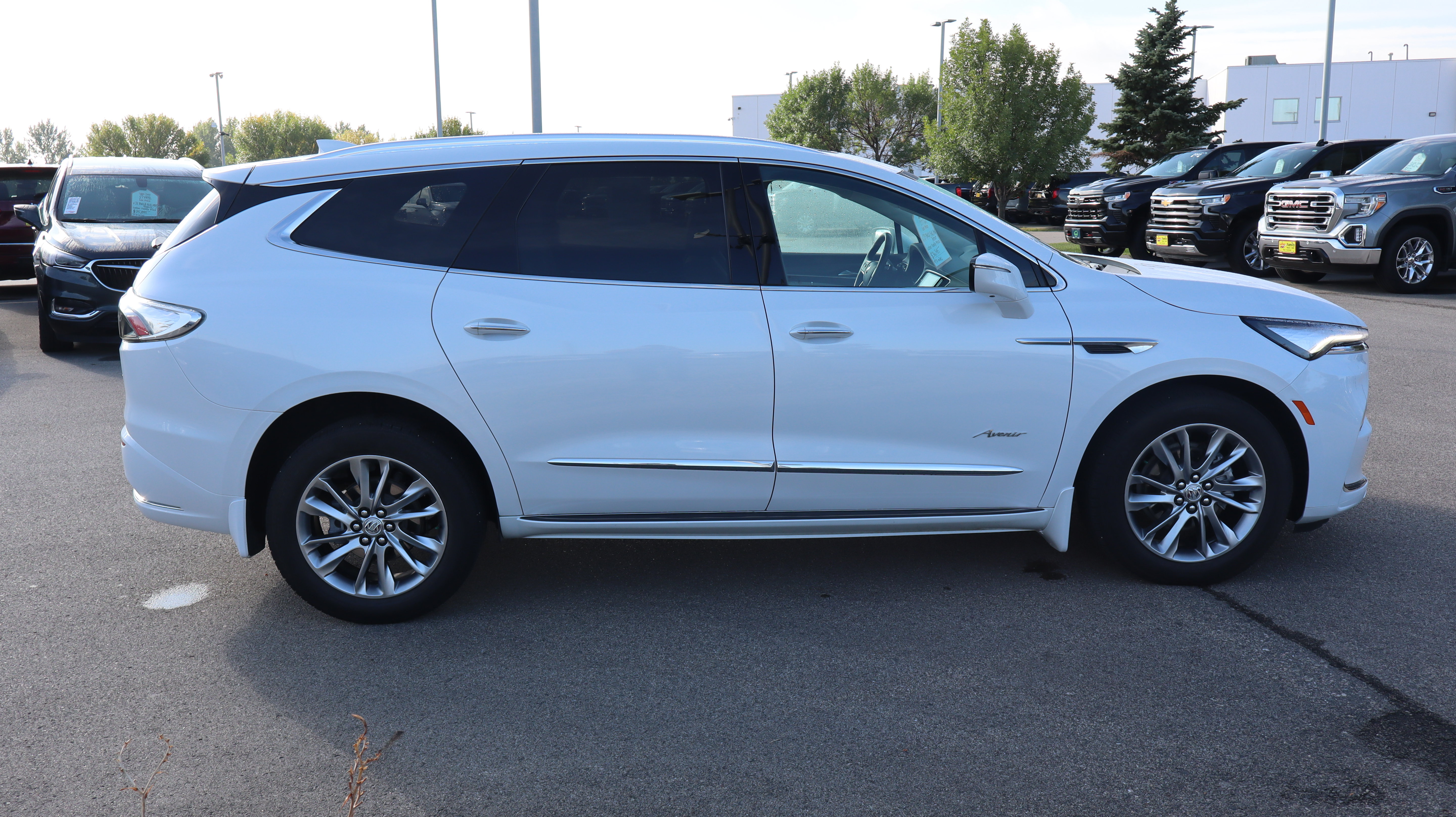 Certified 2023 Buick Enclave Avenir w/ Avenir Technology Package AWD/4WD image 8