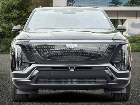 New 2026 Cadillac Vistiq Premium Luxury w/ LPO, Floor Liner Package AWD/4WD image 9