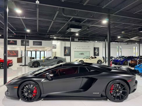 Used 2018 Lamborghini Aventador S image 20