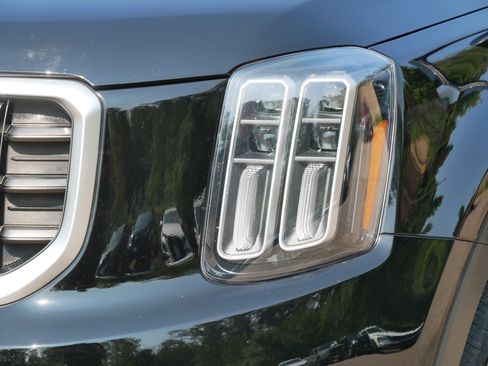 Certified 2024 Kia Telluride SX w/ Towing Package AWD/4WD image 16