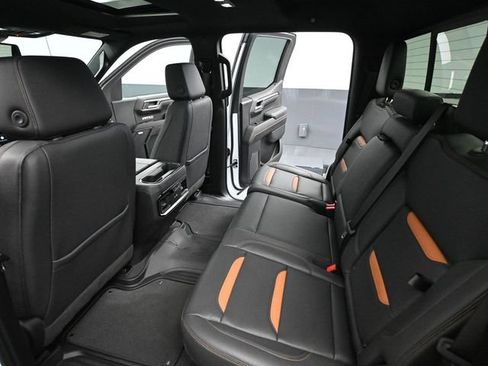 Used 2023 GMC Sierra 1500 AT4 w/ AT4 Preferred Package AWD/4WD image 46