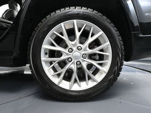 Used 2021 Jeep Grand Cherokee L Summit w/ Luxury Tech Group V AWD/4WD image 14