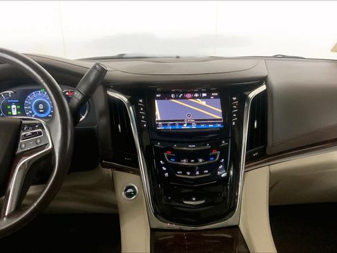 Used 2016 Cadillac Escalade Premium AWD/4WD image 7