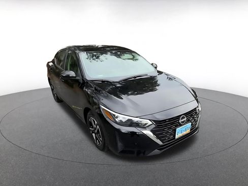 Used 2025 Nissan Sentra SV image 3