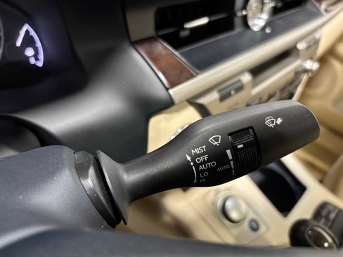 Used 2014 Lexus ES 350 w/ Luxury Package FWD image 22