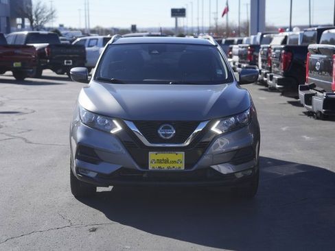 Used 2021 Nissan Rogue Sport SV image 3